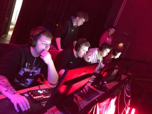 Technik informatyk E-SPORT